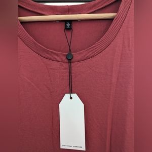 Universal Standard ribbed tee size L terracotta